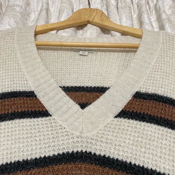 American Eagle Oversized Waffle Knit V Neck Sweater Size S - Picture 3 of 5